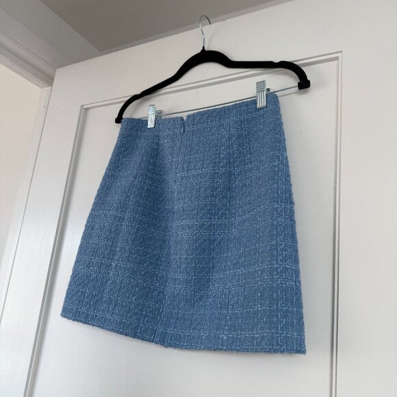 Veronica Beard Tweed Mini Skirt Sz 4 Blue Decorative Crest Button Down - Picture 8 of 9